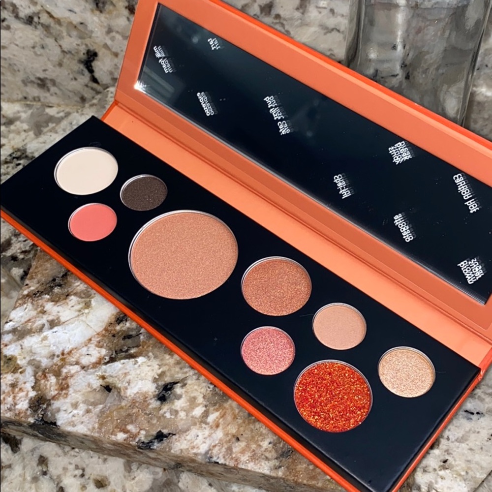🍊TOUCH IN SOL eyeshadow palette 🎨